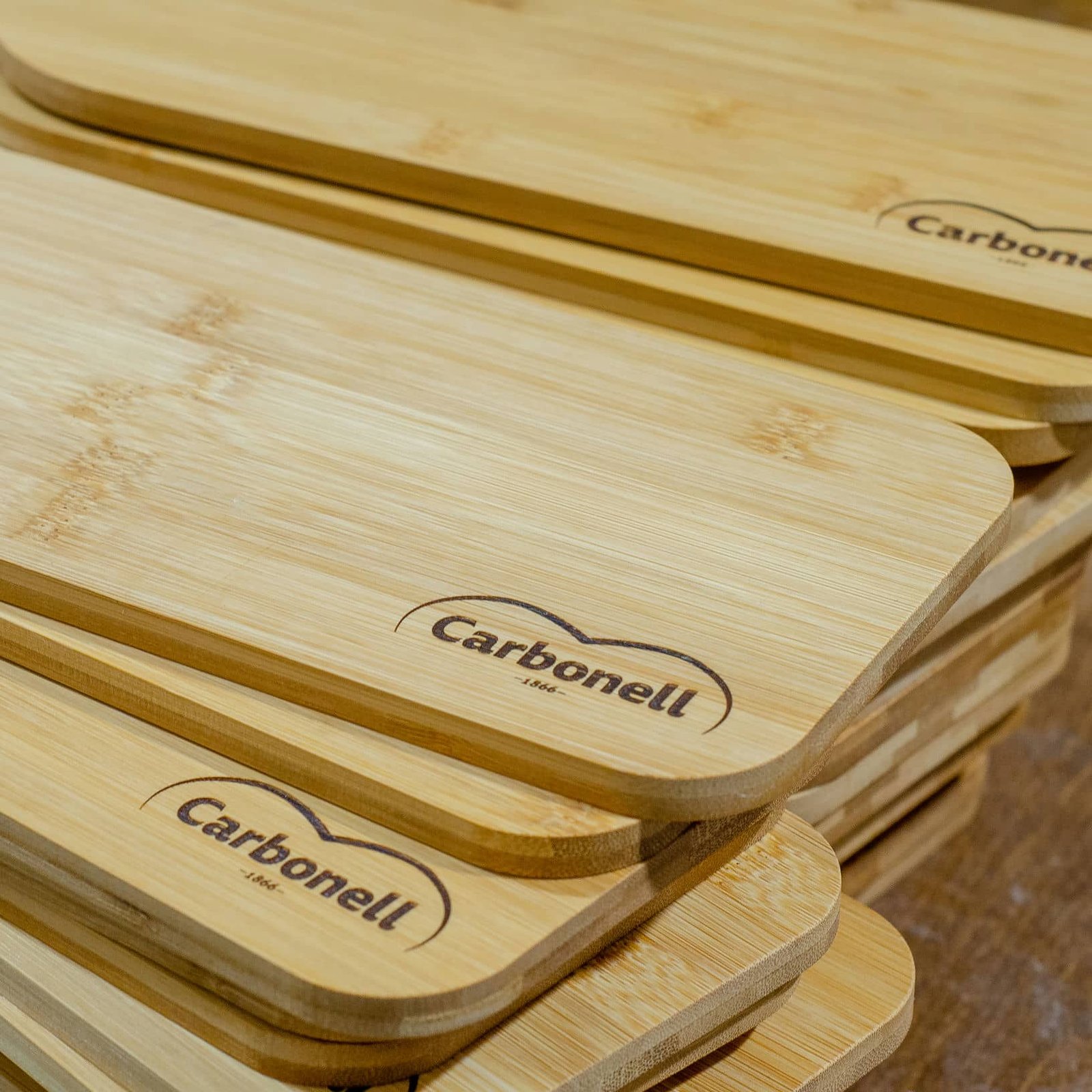 Grabado de tablas de corte para CARBONELL, trabajo de IDEÁTICA